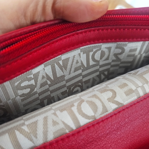 Salvatore Ferragamo Gancio Continental Leather Red Wallet GUC - Picture 6 of 15